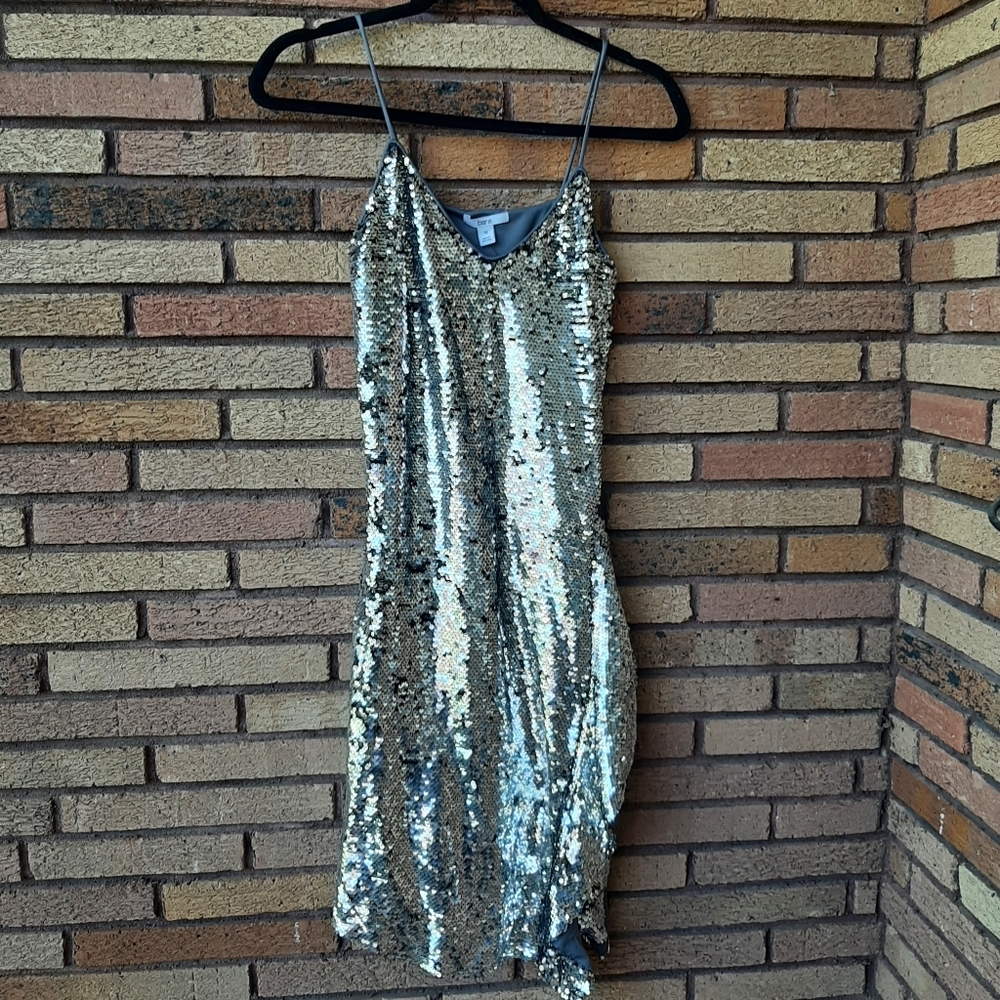 NWT Bar III XS Silver Sequin Mini Dress